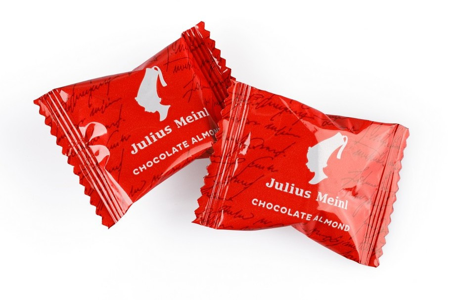 Миндаль в шоколаде с корицей Julius Meinl , 1 шт